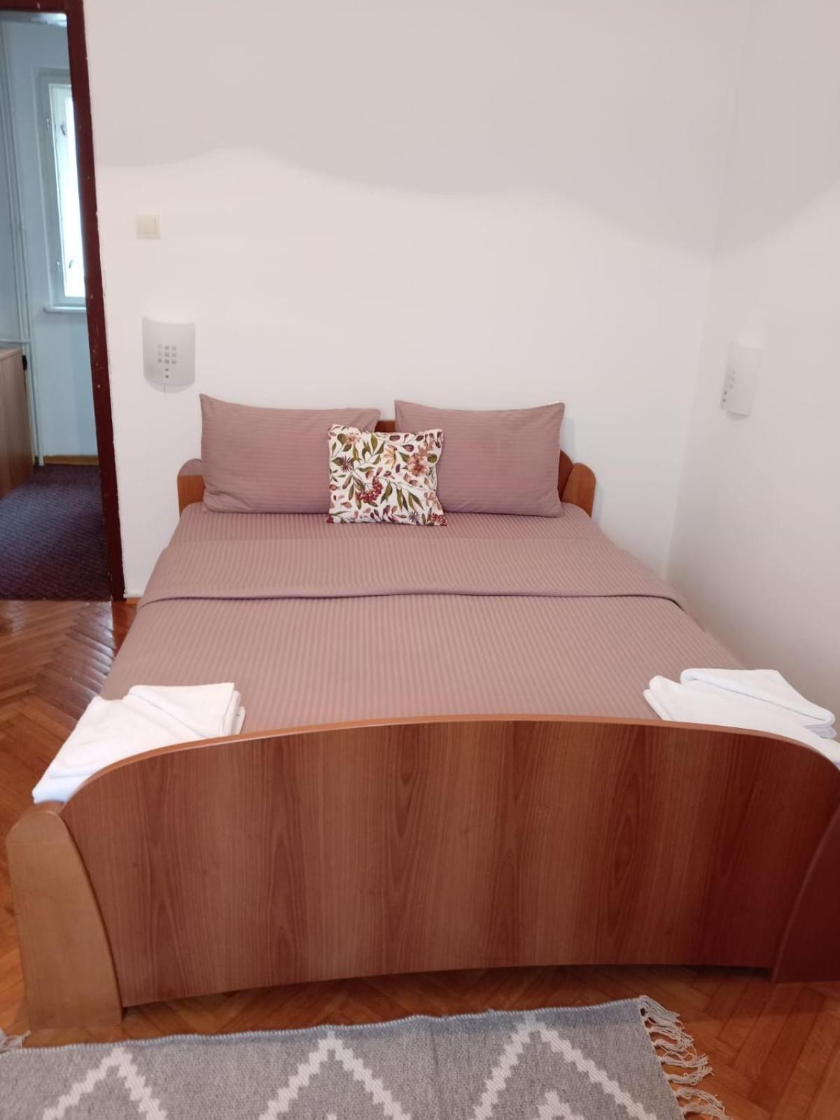 Hotel Vlasina - Vlasinsko Jezero ヴラシナ・リド エクステリア 写真