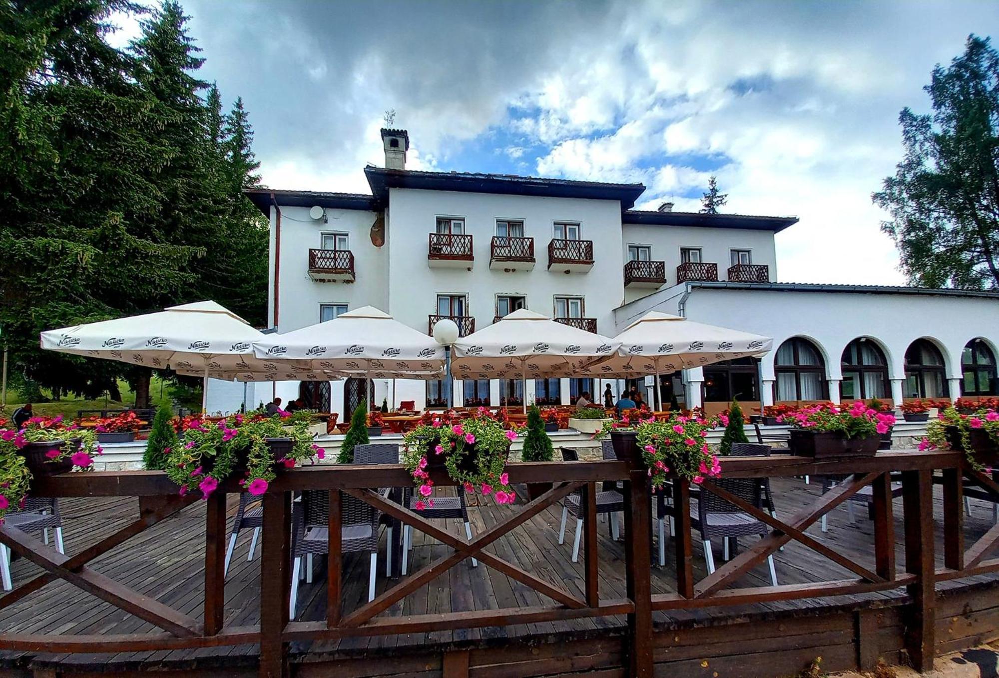 Hotel Vlasina - Vlasinsko Jezero ヴラシナ・リド エクステリア 写真