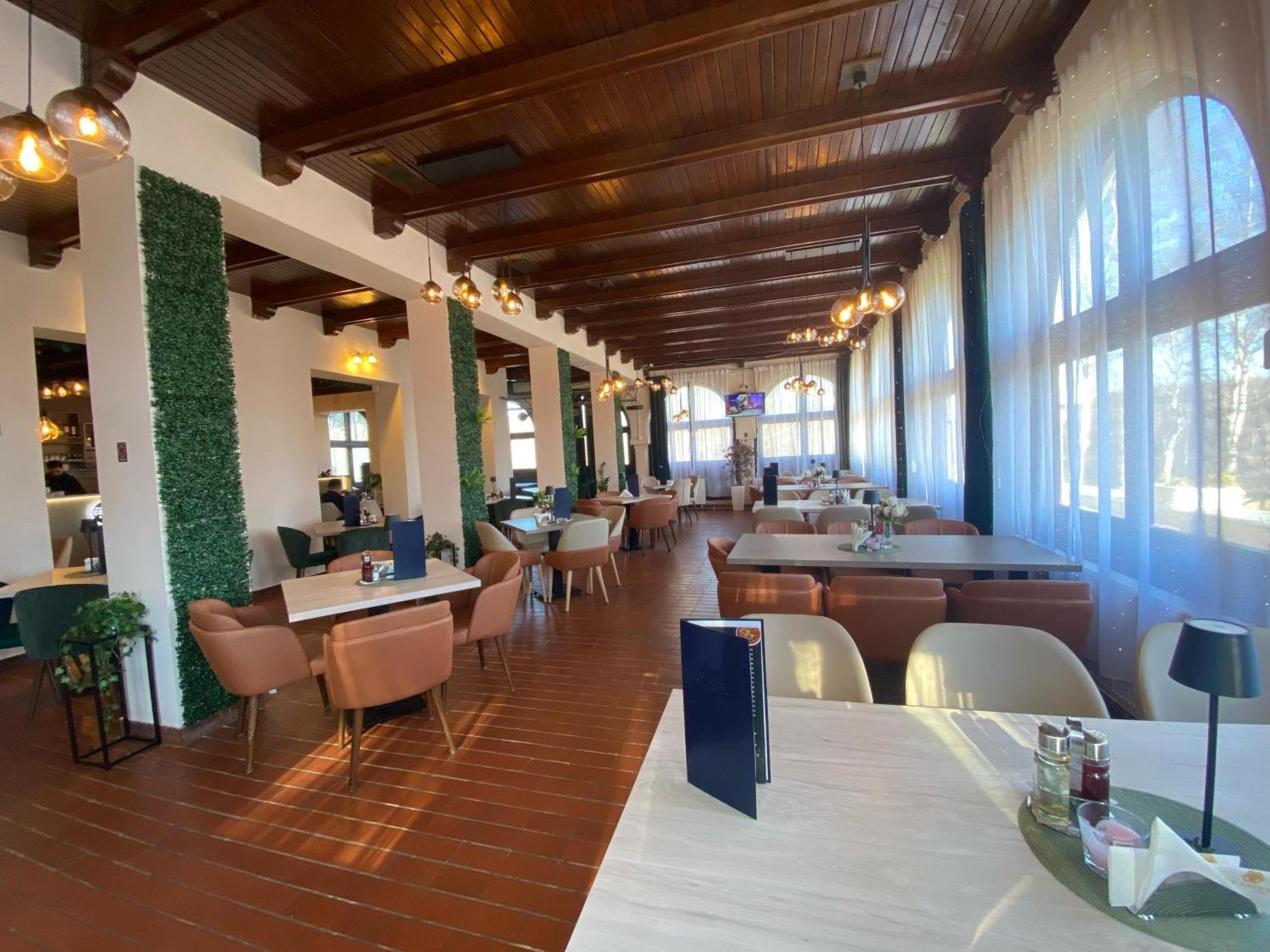 Hotel Vlasina - Vlasinsko Jezero ヴラシナ・リド エクステリア 写真